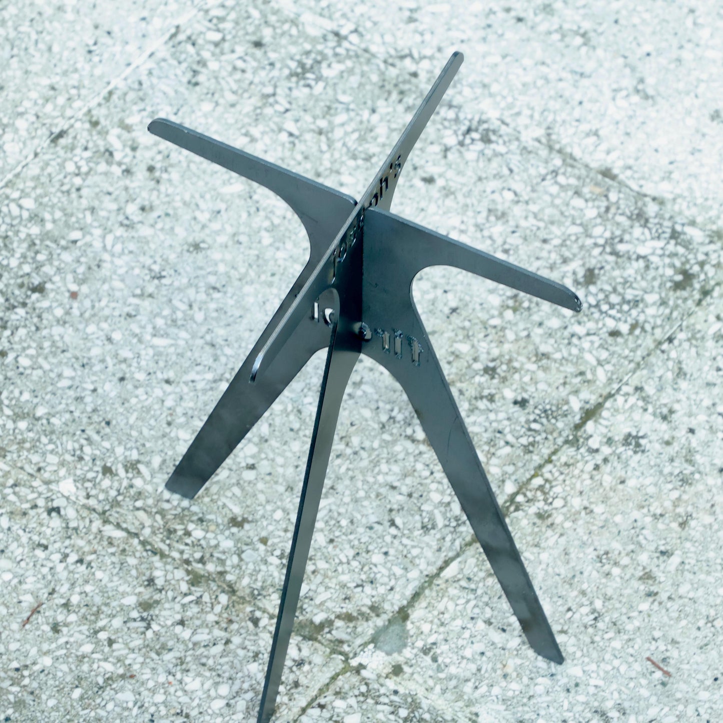 Vertical Fire Pit Grate, Heavy-Duty Campfire Stand, Log Holder for Bonfires, Fire Pit Stand for Camping, Wood Fire Starter Rack