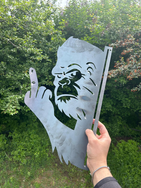 Halloween Garden Decor, Peek-a-Boo Bigfoot Metal Sign, Funny Yeti Tree Yard Decor, Durable Sasquatch Wall Hanging, Outdoor Bi