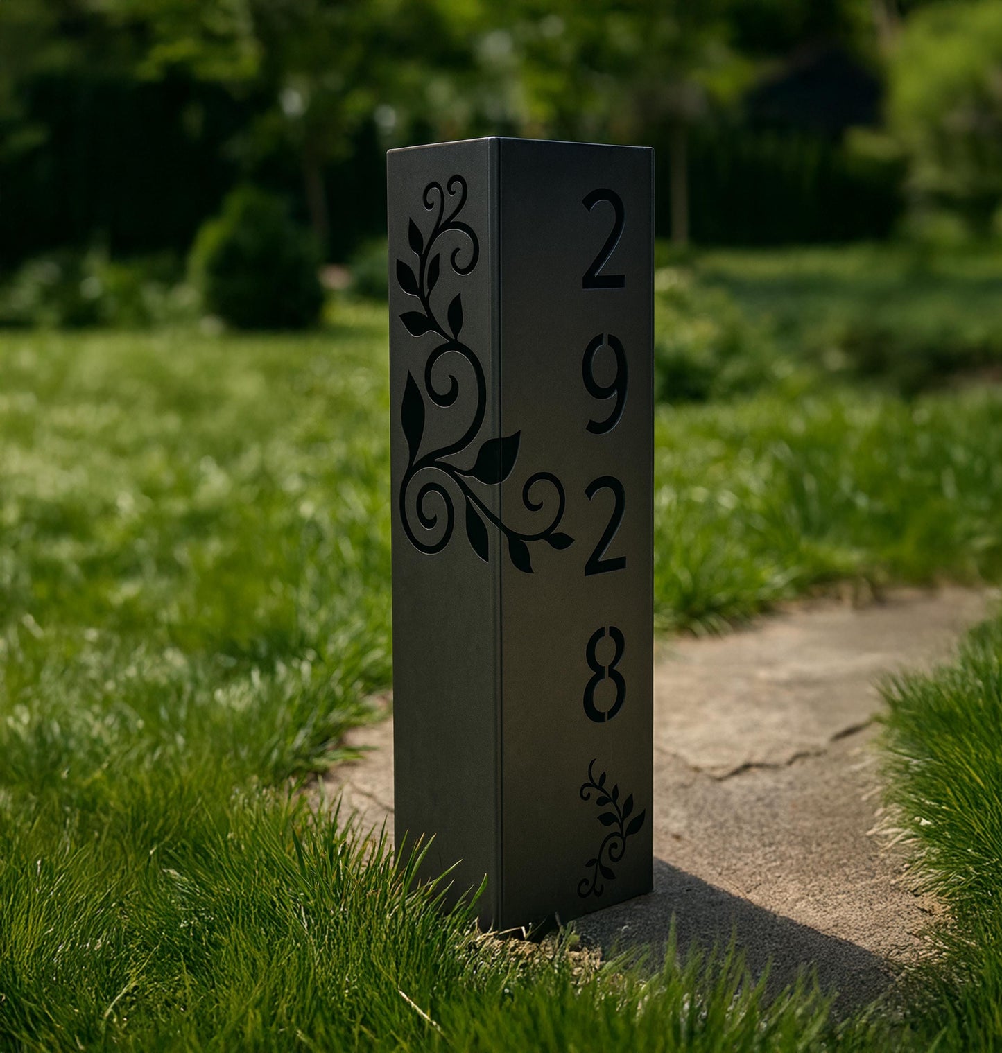 Personalized House Number Column, Custom Garden Address Post, Raw Steel Yard Sign with Leaf Design, Outdoor Metal Pillar for Driveway & Lawn